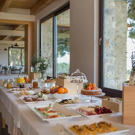 Фермерский дом Masseria Torre Di Albidona Требизачче