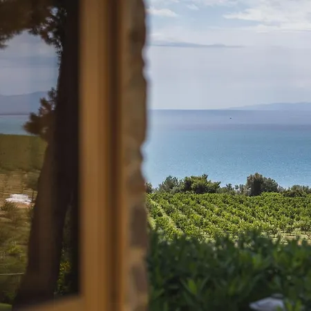 Masseria Torre Di Albidona Фермерский дом Требизачче