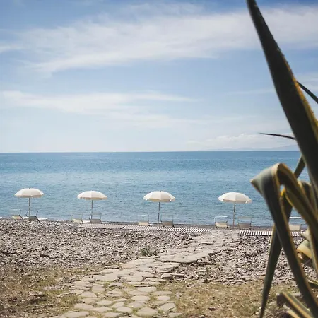 Masseria Torre Di Albidona Фермерский дом *